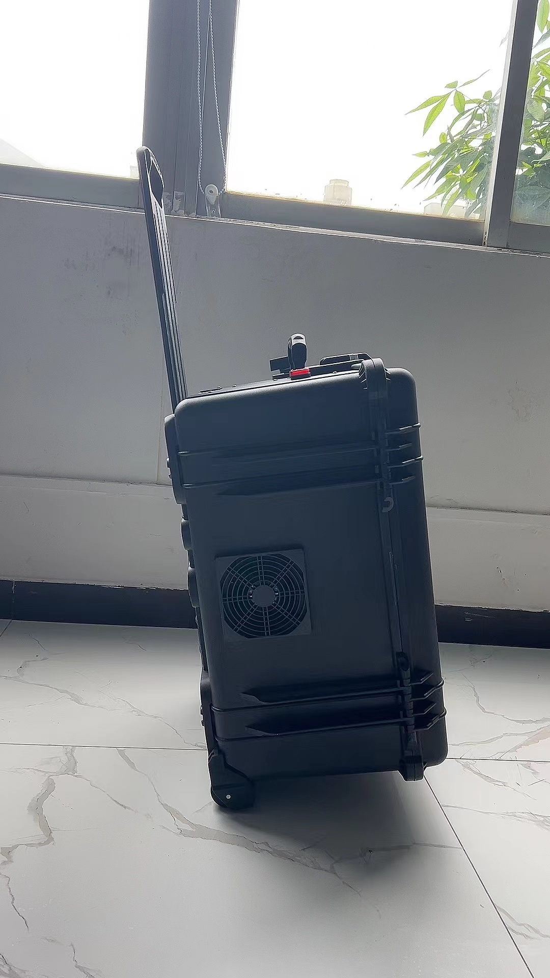 即墨手拉箱型移动通信干扰器